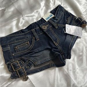 D.I.A JAPANESE BRAND GYARU SHORTS